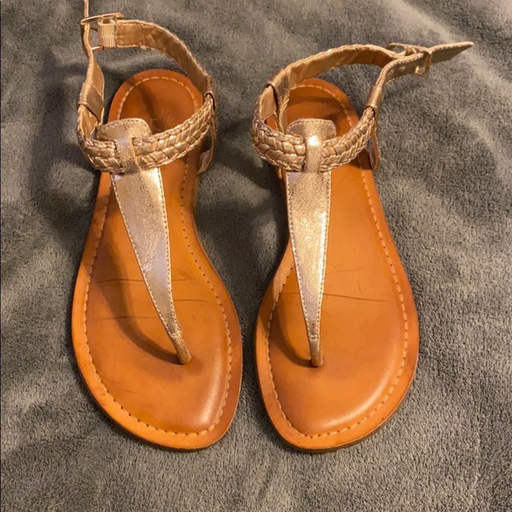Giana Bini Gold sandals!